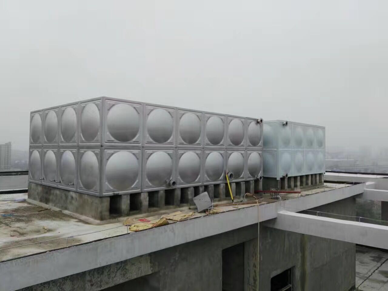 湖南邵东新妇幼医院定制304不锈钢水箱-长沙中赢供水设备有限公司-厂家 